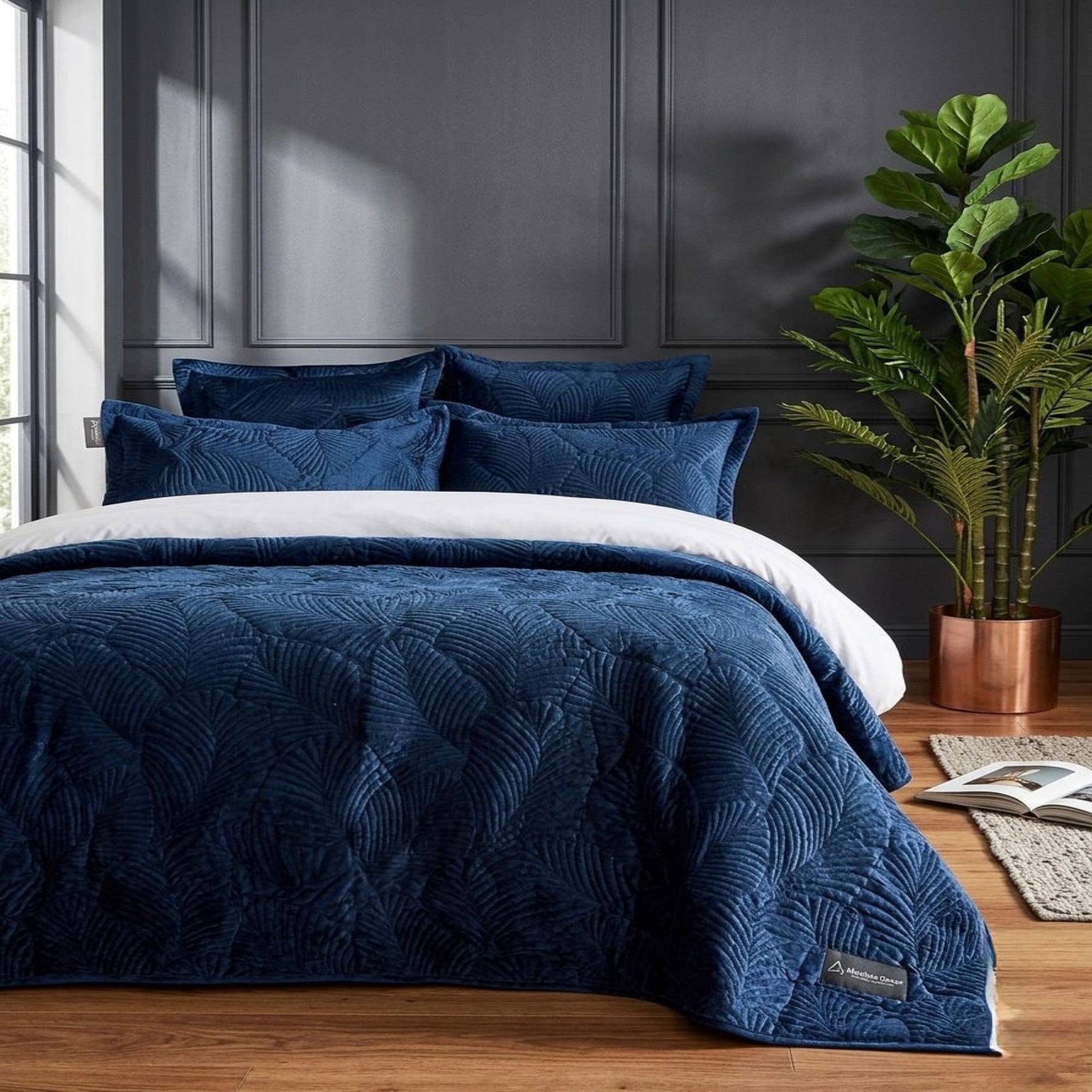 Absolute Decor Crushed Velvet 5pc Bedspread set